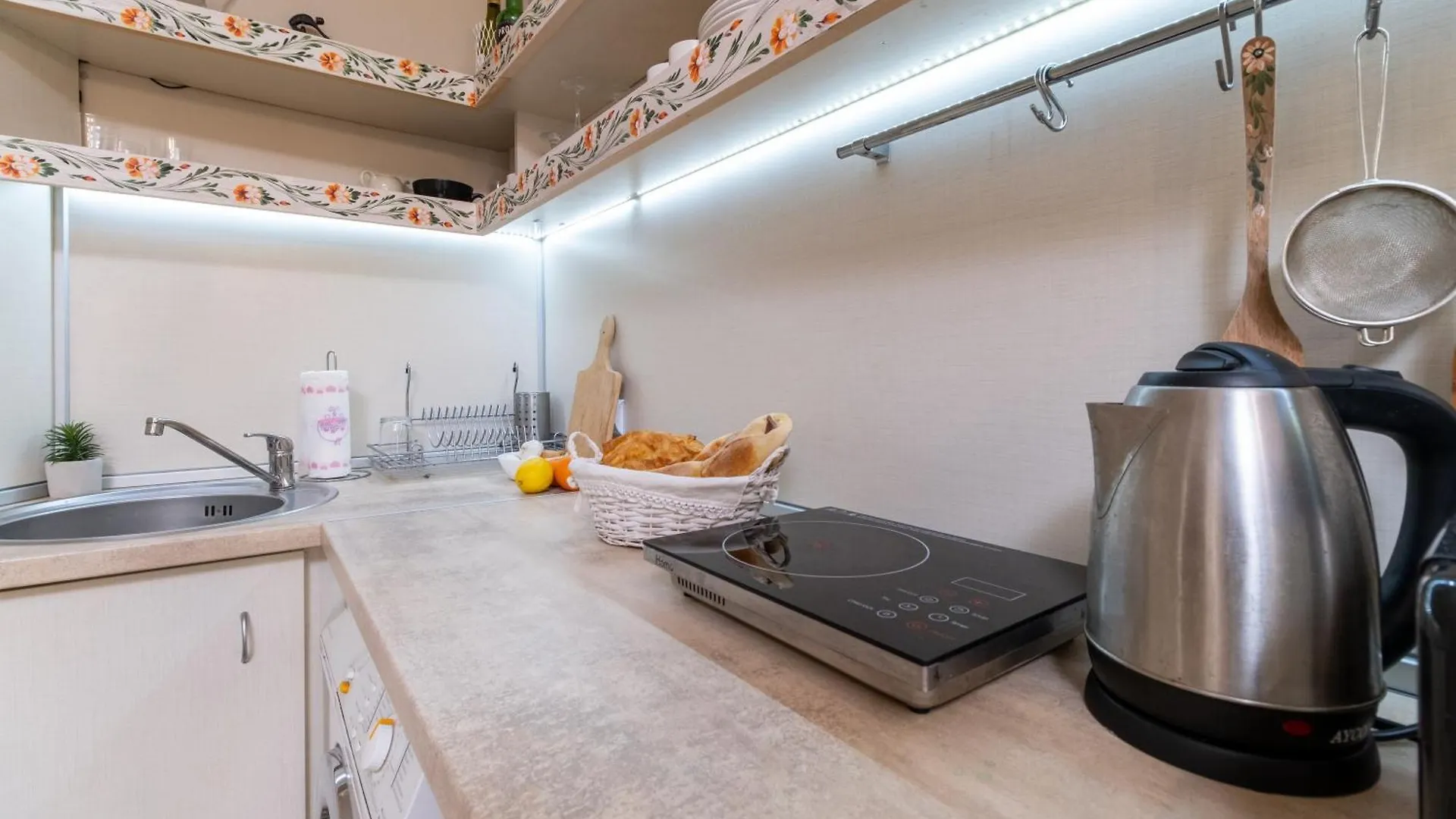 Chic Urban Getaway In City Center Plovdiv Apartment